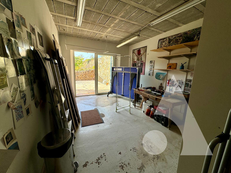 Maison - 250 m² - 11 pièces