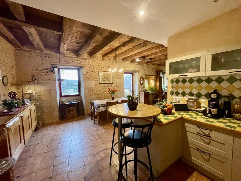 Maison - 288 m² - 8 pièces