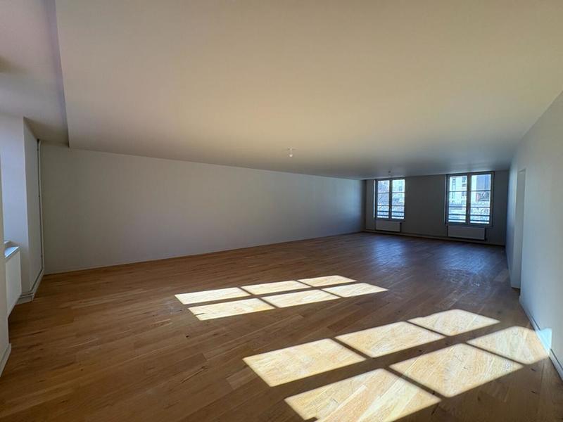 Bureau - 65 m² - 5 pièces