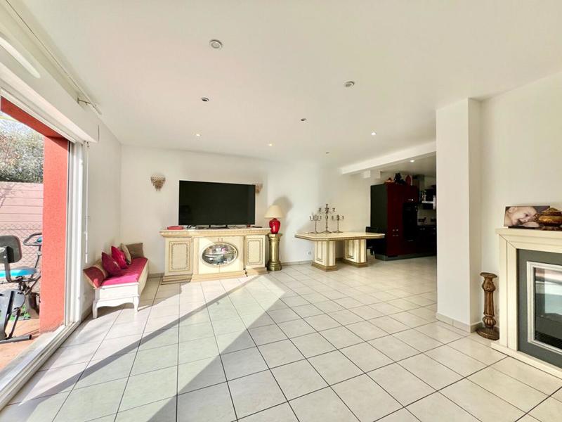 Maison - 98 m² - 5 pièces