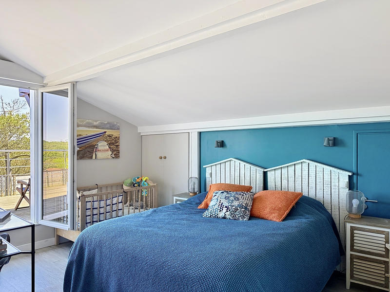 Villa - 208 m² - 9 pièces