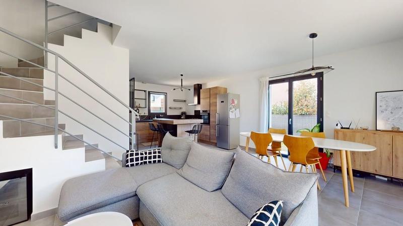 Maison - 95 m² - 4 pièces