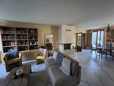 Maison - 190 m² - 6 pièces