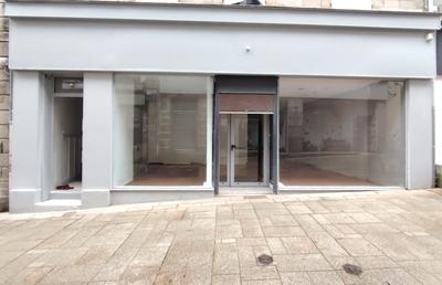 Local commercial - 142 m² - 3 pièces