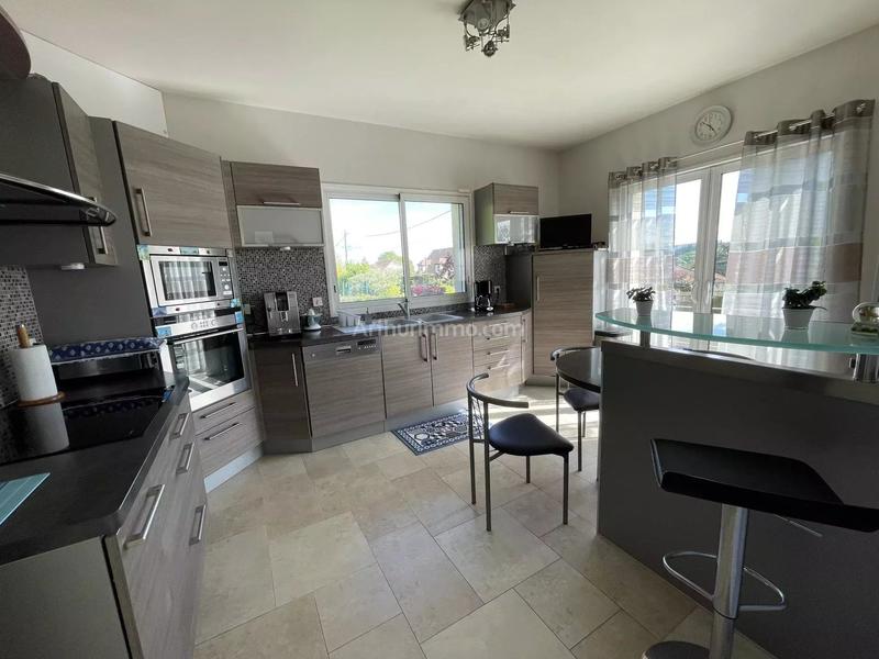 Maison - 210 m² - 8 pièces