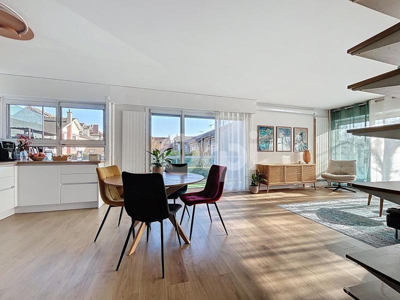 Appartement - 92 m² - 4 pièces