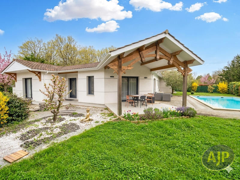 Maison - 172 m² - 6 pièces