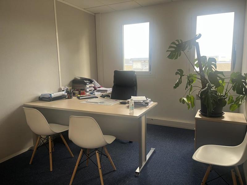 Bureau - 104 m² - 4 pièces