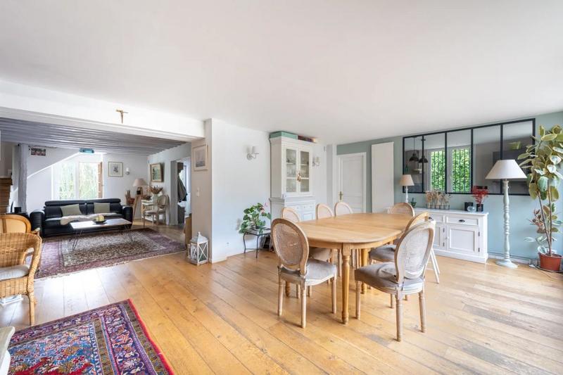 Maison - 260 m² - 12 pièces