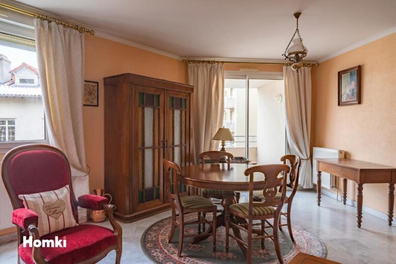 Appartement - 82 m² - 3 pièces