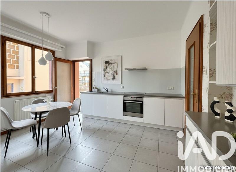 Maison - 210 m² - 8 pièces