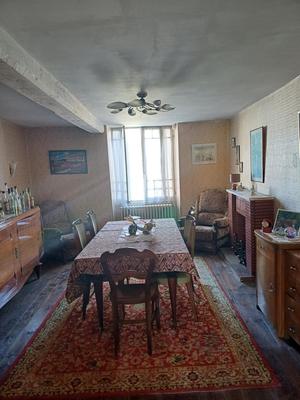 Maison - 230 m² - 8 pièces