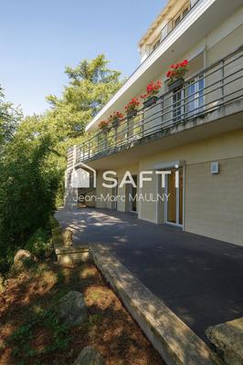 Maison - 190 m² - 8 pièces