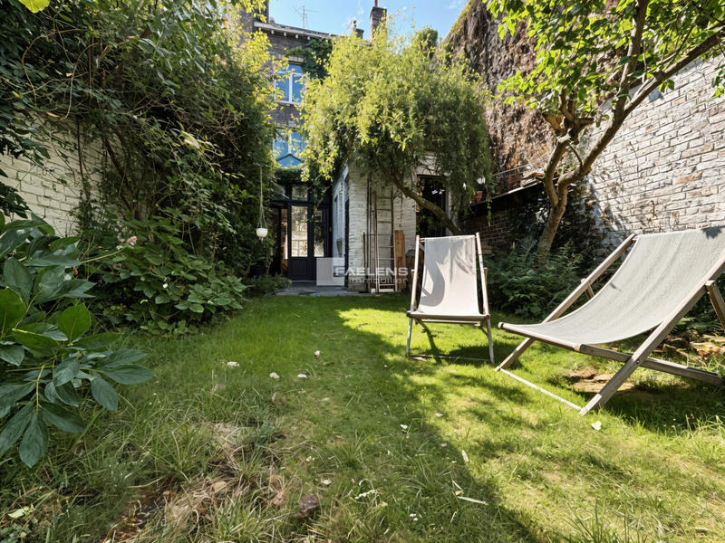 Maison - 213 m² - 8 pièces