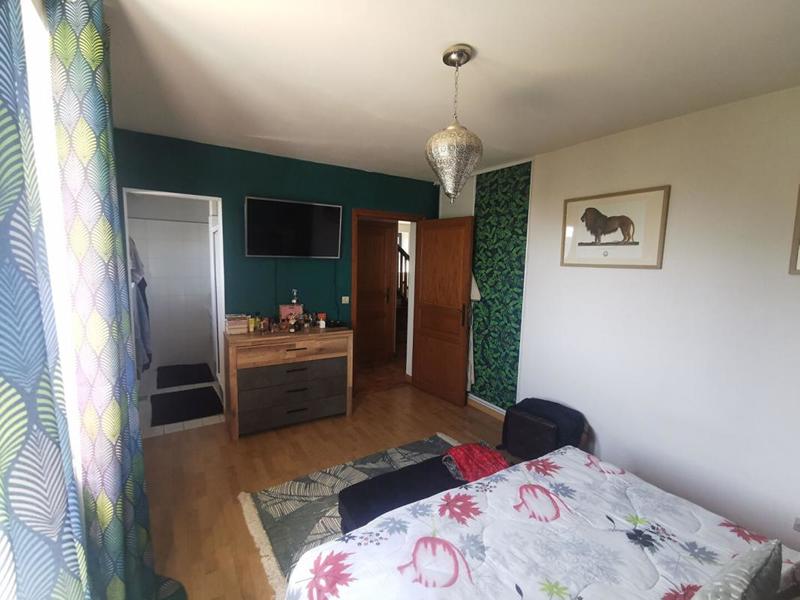 Maison - 205 m² - 7 pièces