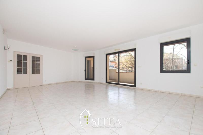 Appartement - 184 m² - 5 pièces