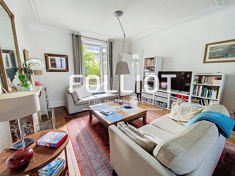 Maison - 215 m² - 10 pièces