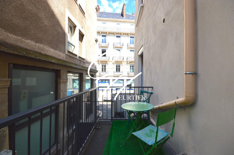 Appartement - 99 m² - 4 pièces