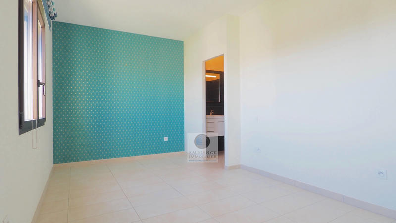 Appartement - 99 m² - 4 pièces