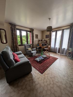 Maison - 142 m² - 9 pièces