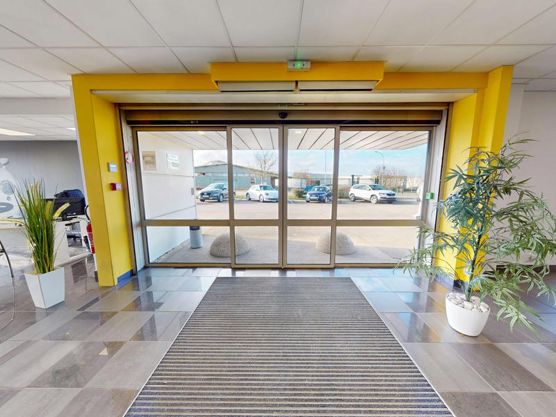 Local d'activités - 428 m² - 8 pièces