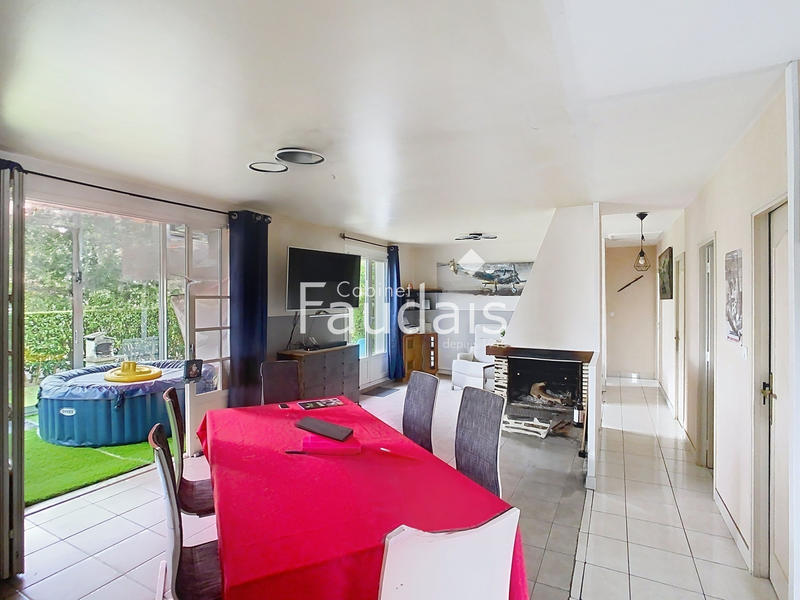 Maison - 100 m² - 5 pièces