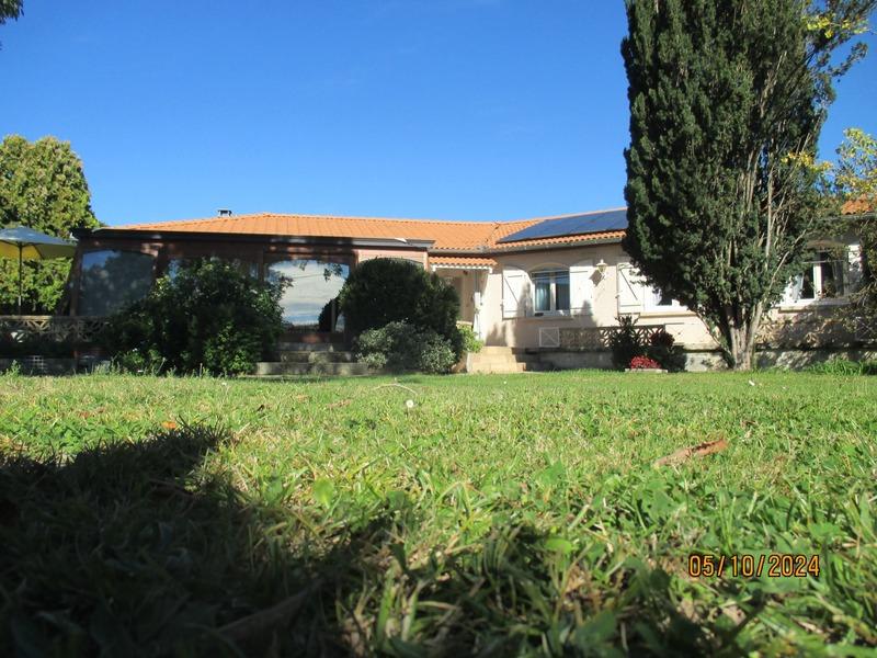 Maison - 186 m² - 8 pièces