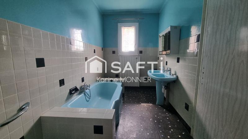 Maison - 204 m² - 9 pièces