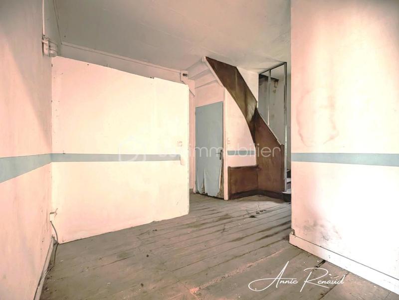 Maison - 240 m² - 7 pièces