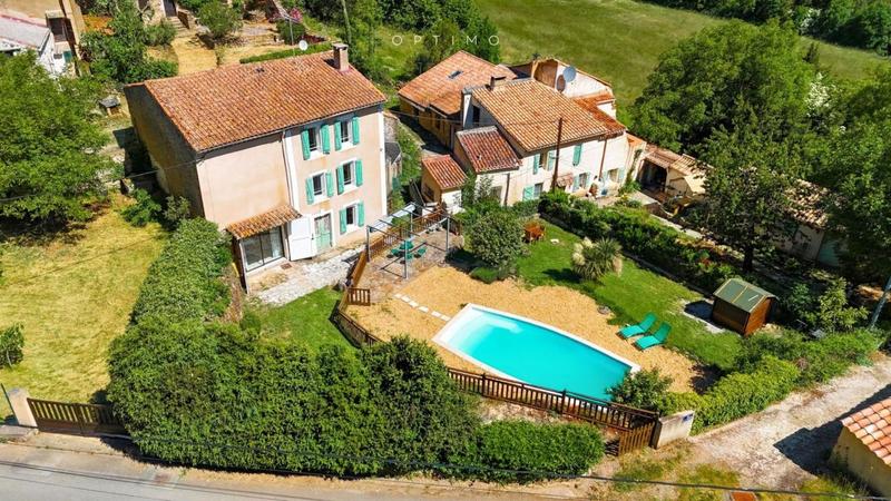 Maison - 125 m² - 8 pièces