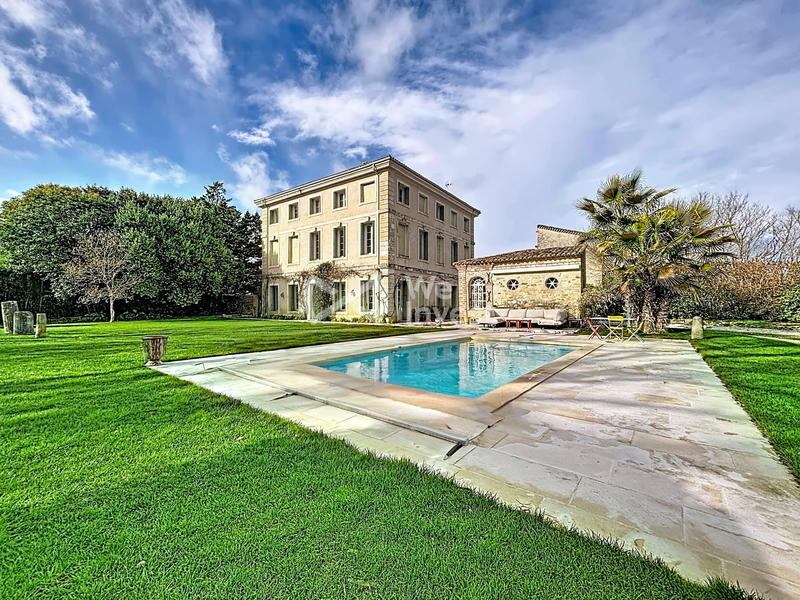 Maison - 484 m² - 16 pièces