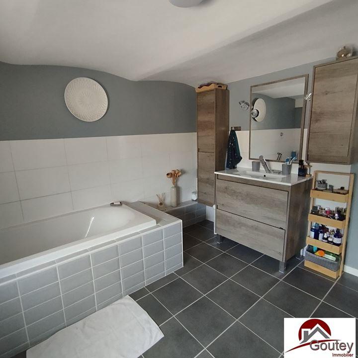 Maison traditionnelle - 117 m² - 5 pièces