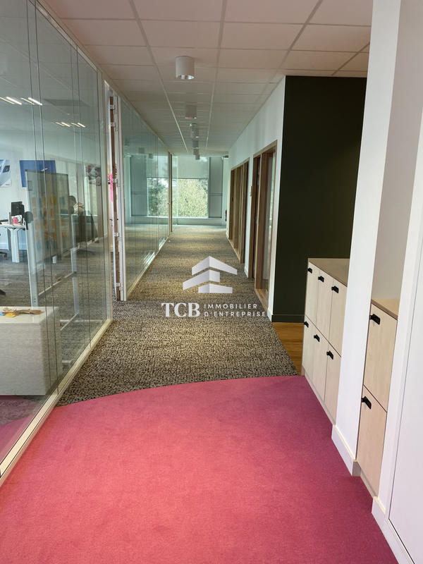 Bureau - 665 m²