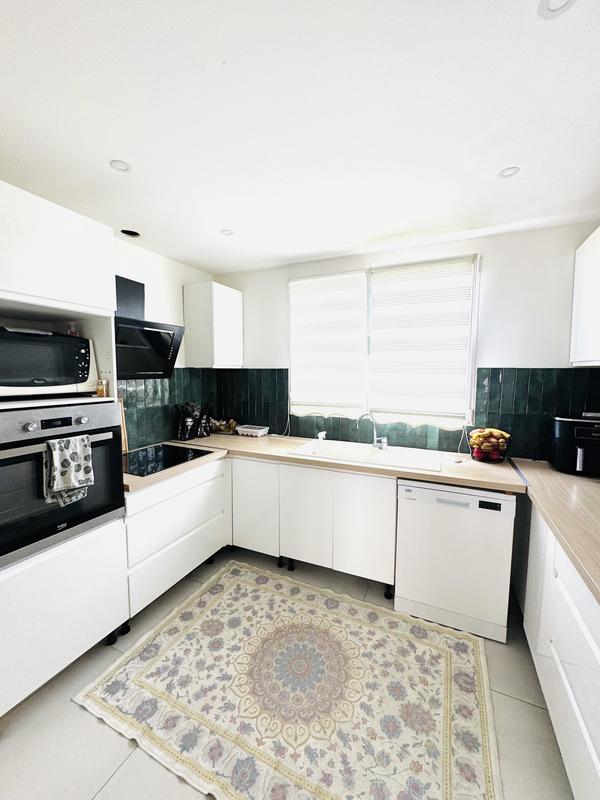 Maison - 95 m² - 5 pièces