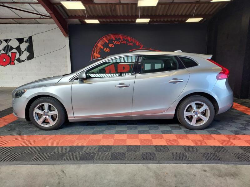 Volvo V40 2.0 150ch Momentum - Garantie 6 Mois