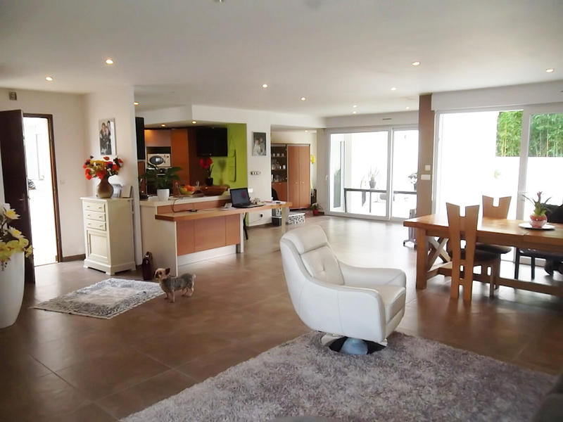 Maison - 181 m² - 5 pièces