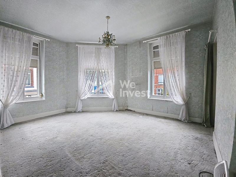 Maison - 250 m² - 7 pièces