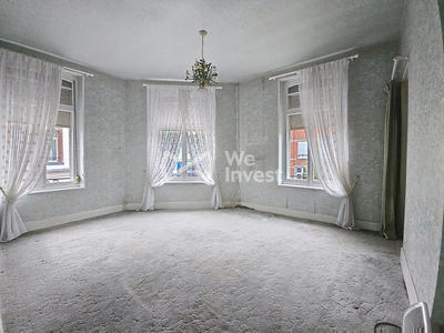 Maison - 250 m² - 7 pièces