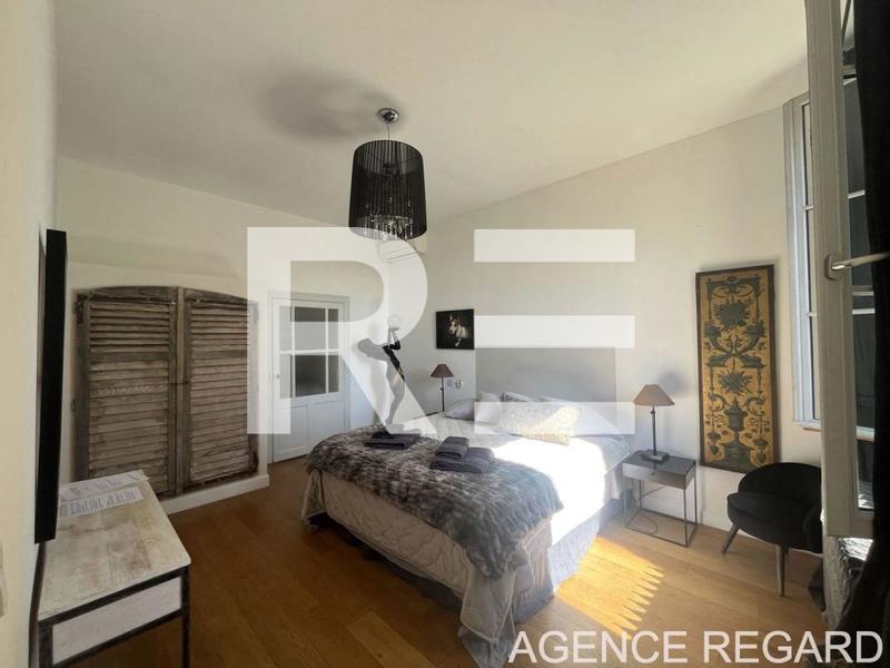 Maison de maîtres - 360 m² - 13 pièces