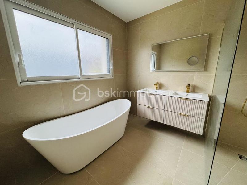 Maison - 120 m² - 4 pièces