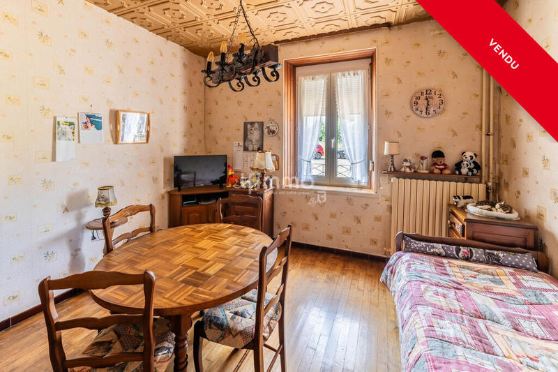 Maison - 268 m² - 9 pièces