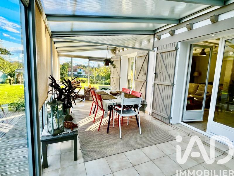 Maison - 228 m² - 8 pièces