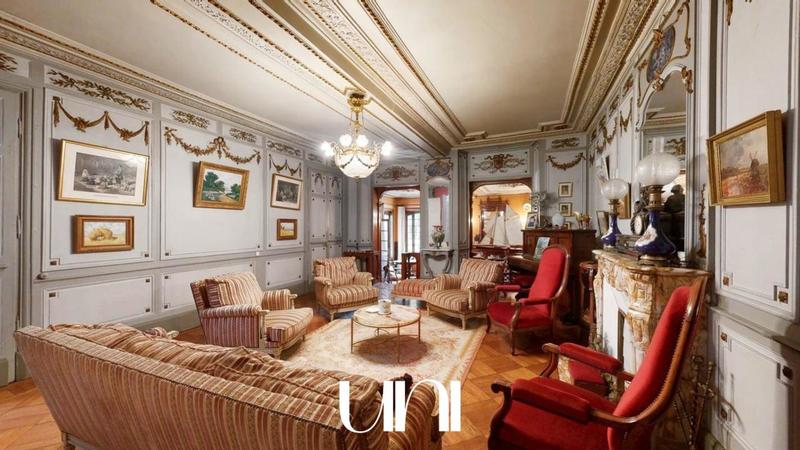 Maison - 208 m² - 8 pièces