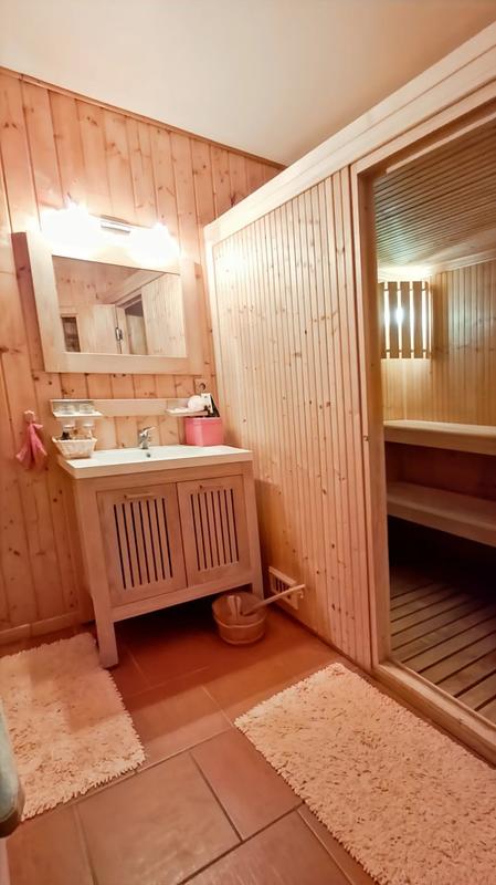 Maison - 223 m² - 9 pièces