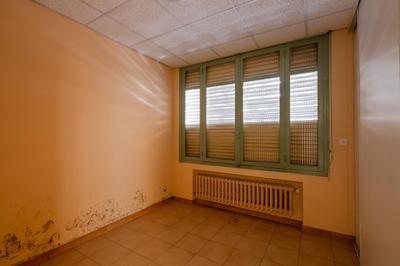 Bureau - 254 m² - 7 pièces