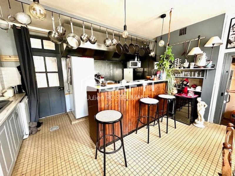 Maison - 208 m² - 8 pièces