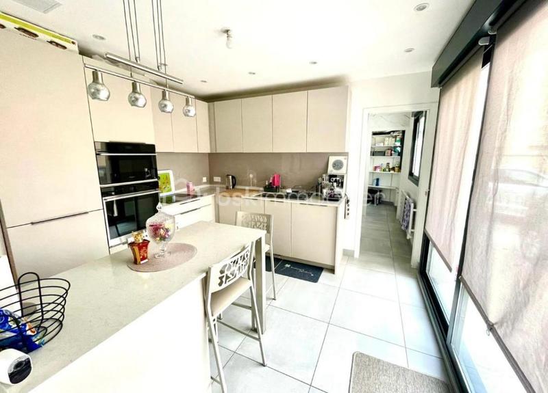 Maison - 108 m² - 5 pièces