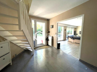 Maison - 230 m² - 7 pièces