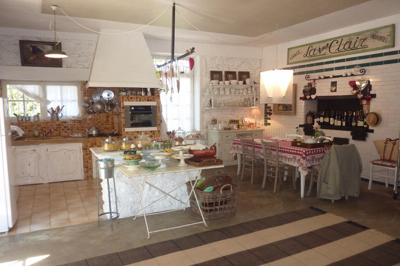 Mas - 250 m² - 7 pièces