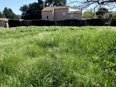 Terrain constructible - 685 m²